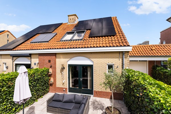 Foto - Verkocht onder voorbehoud: wonen aan het water met luxe, rust en een eigen aanlegsteiger!